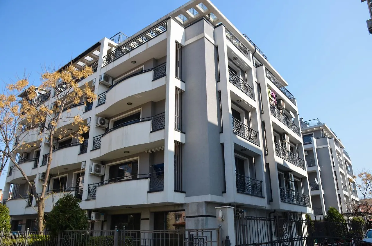 Ivanovi Apartments Бургас Болгария