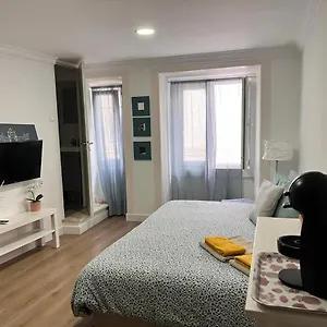 https://casa-travessa-dos-lagares.hotels-lisbon-portugal.com